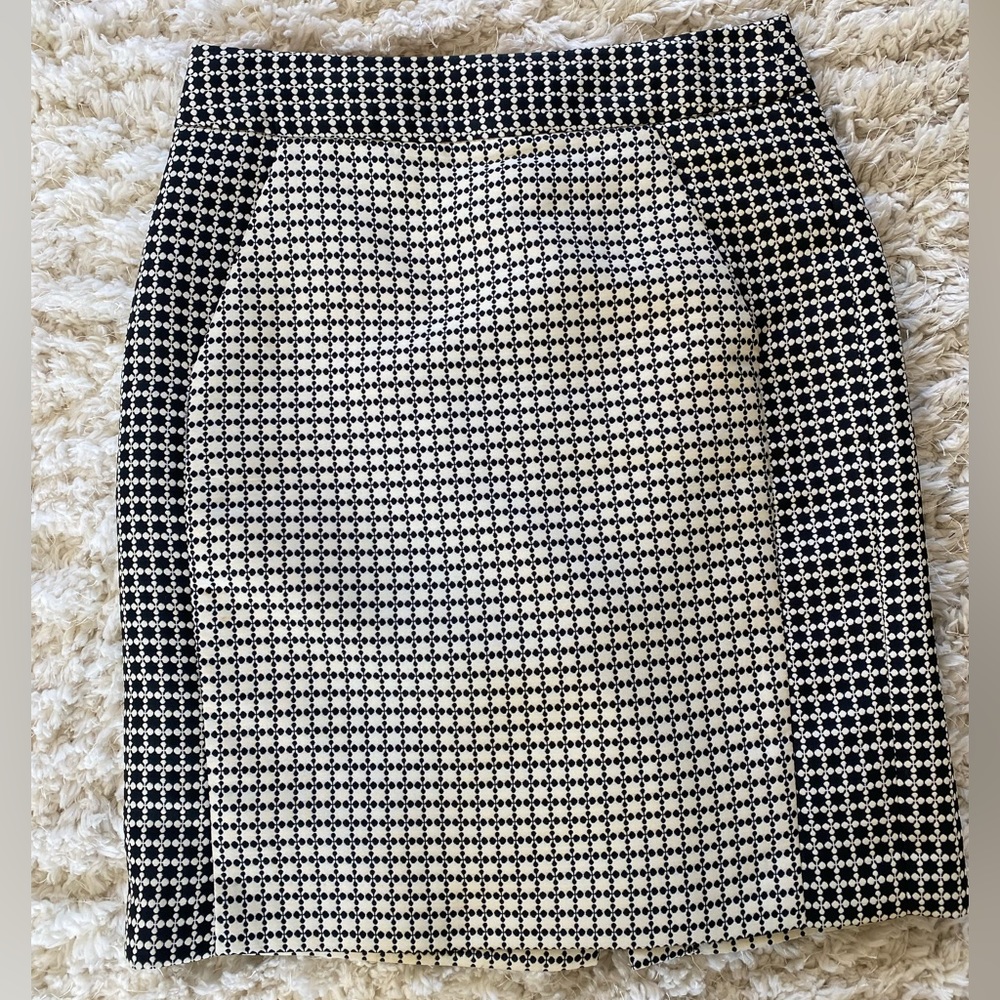 Banana Republic Black and White Skirt Size 0